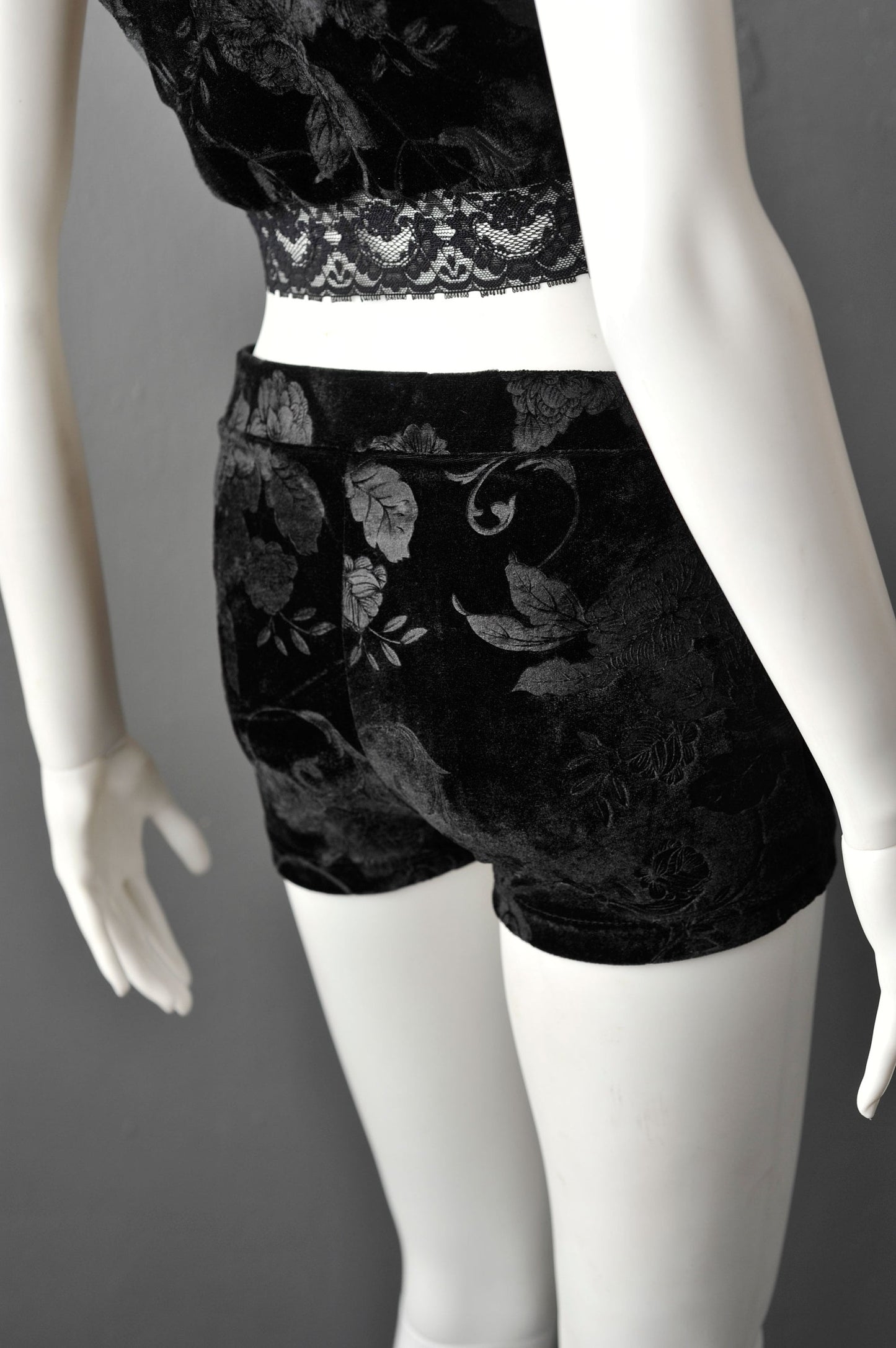 Gothic Rose Velvet Shorts, Goth Stretch Hotpants, Up to Plus Size