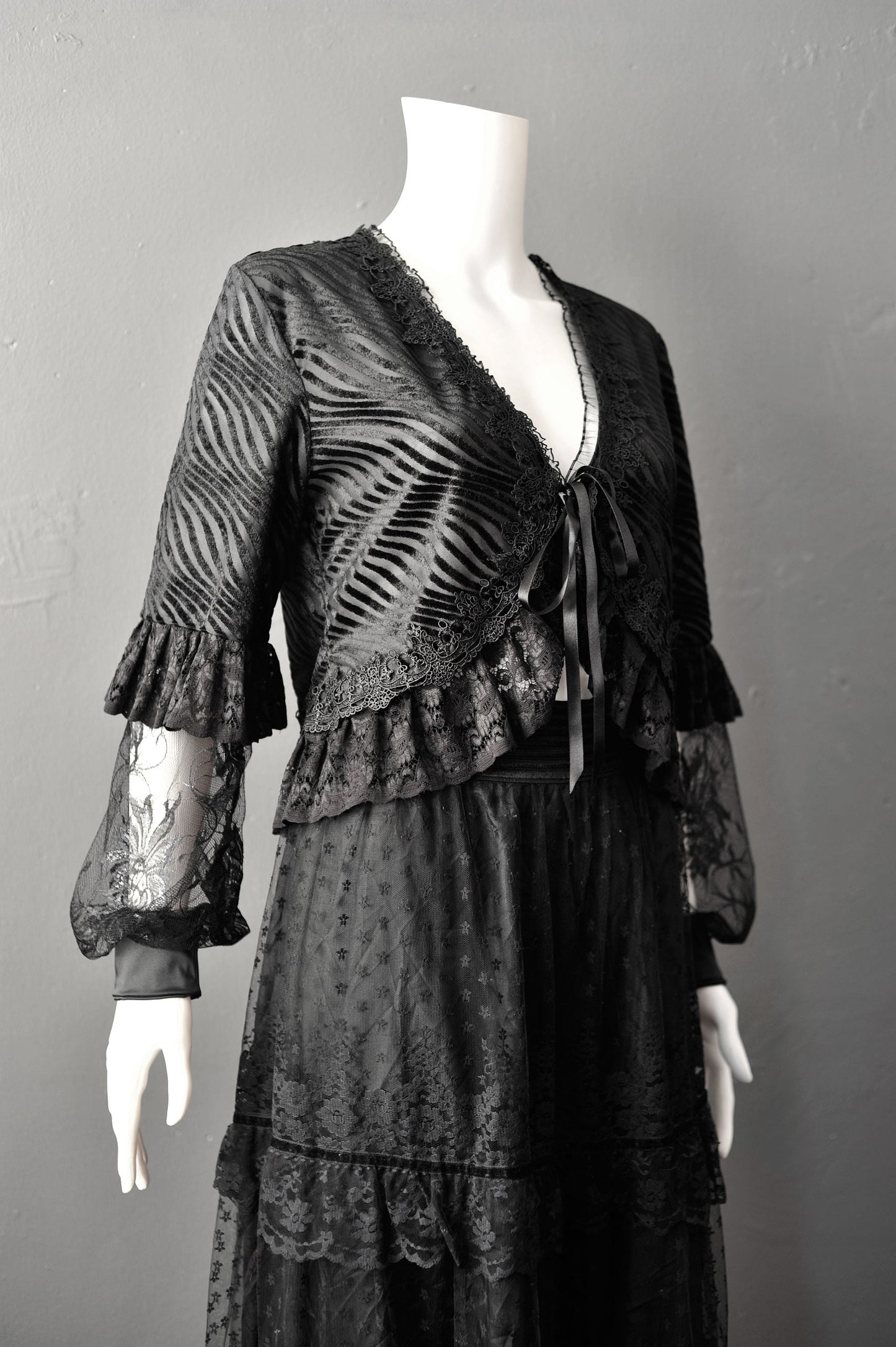 Gothic Devore Velvet Bolero, Ruffle Lace Bishop Sleeve Shrug, Size Small