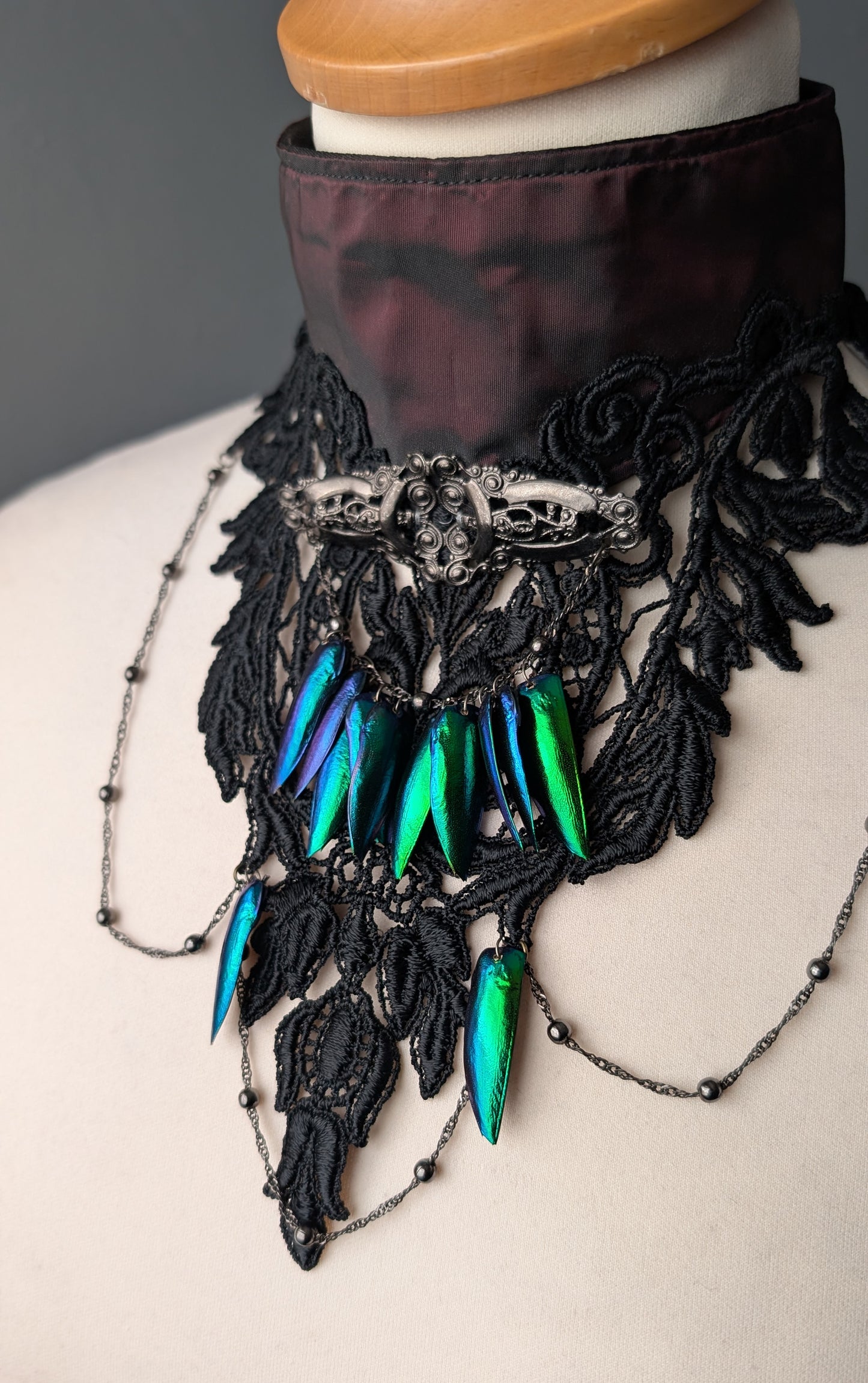 Elegant Gothic Collar Bib, Taffeta Lace Choker With Beetle Wings