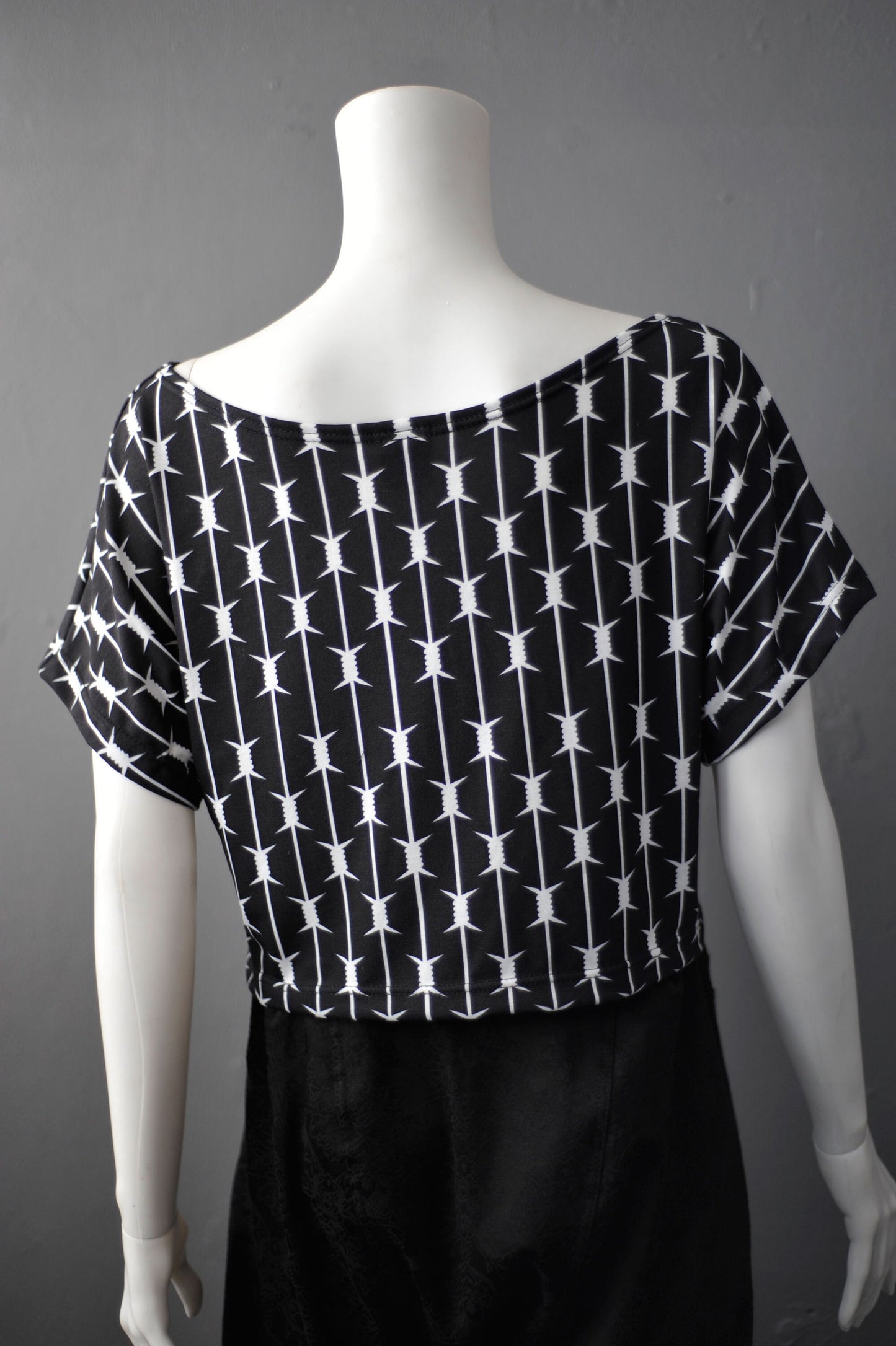 Oversized Crop Top with Barbed Wire Print, Unisex Gothic Tshirt