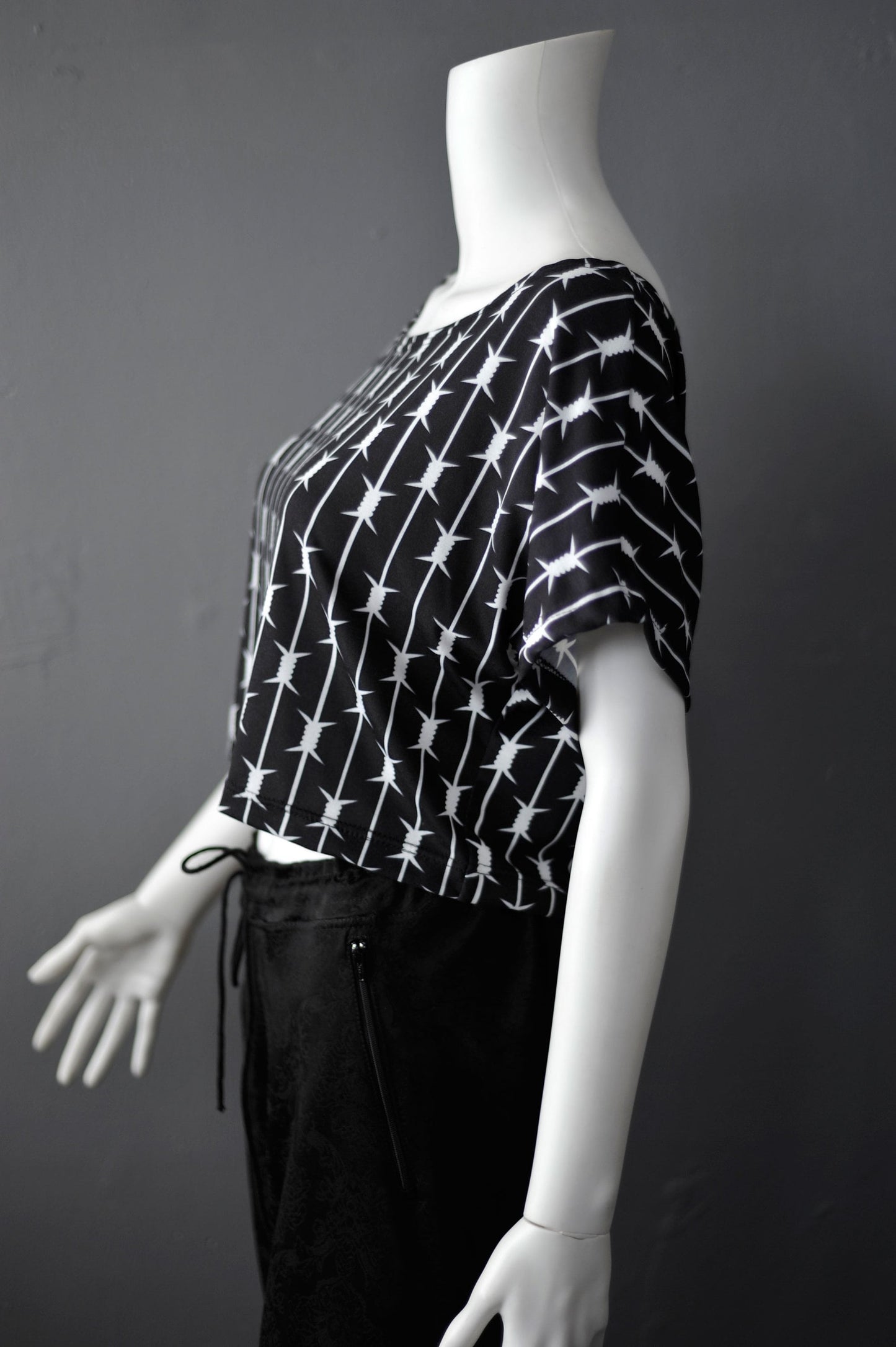 Oversized Crop Top with Barbed Wire Print, Unisex Gothic Tshirt